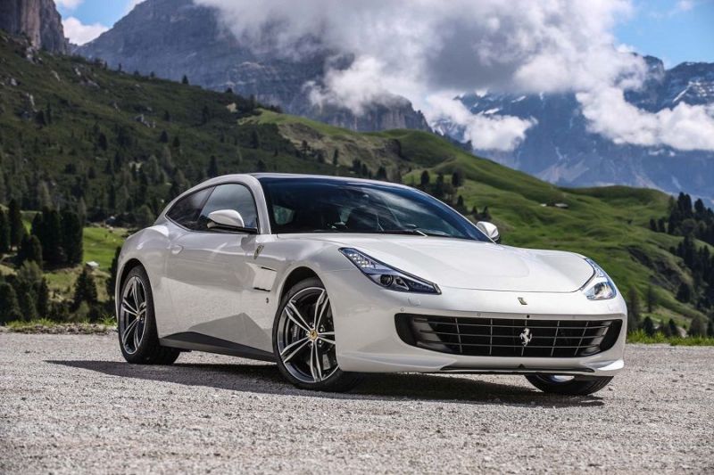 A Ferrari GTC4 Lusso lehet a márka SUV-jának az alapja