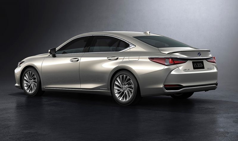 A 2019-es Lexus ES 300h hátulról