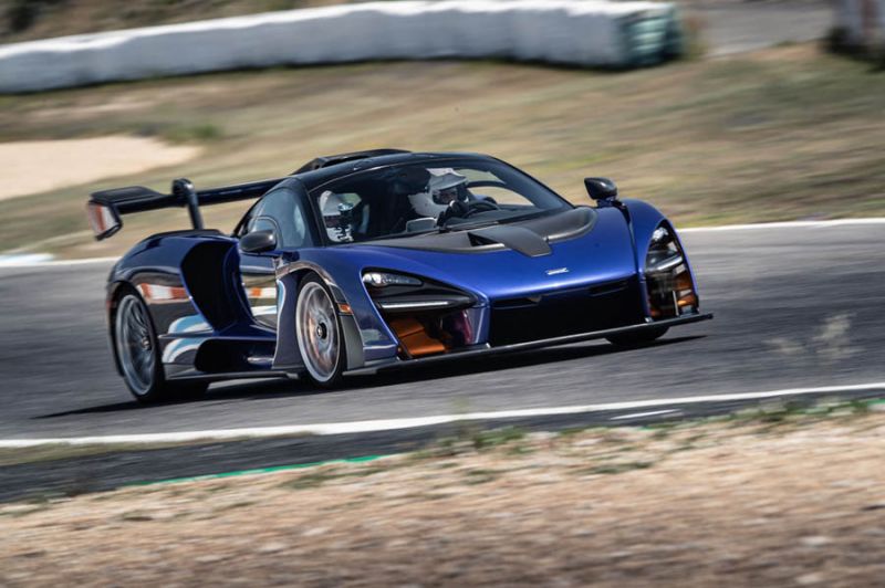 2019-es McLaren Senna pályán.