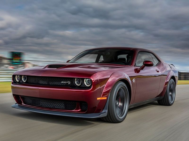 2021 Dodge Cahllenger látványterv menetközben