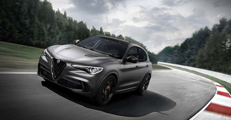 Alfa Romeo Stelvio Quadrifoglio Nurburgring kiadás menet közben