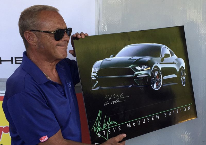 Chad McQueen a Steeda Ford Mustang Bullitt látványtervével.