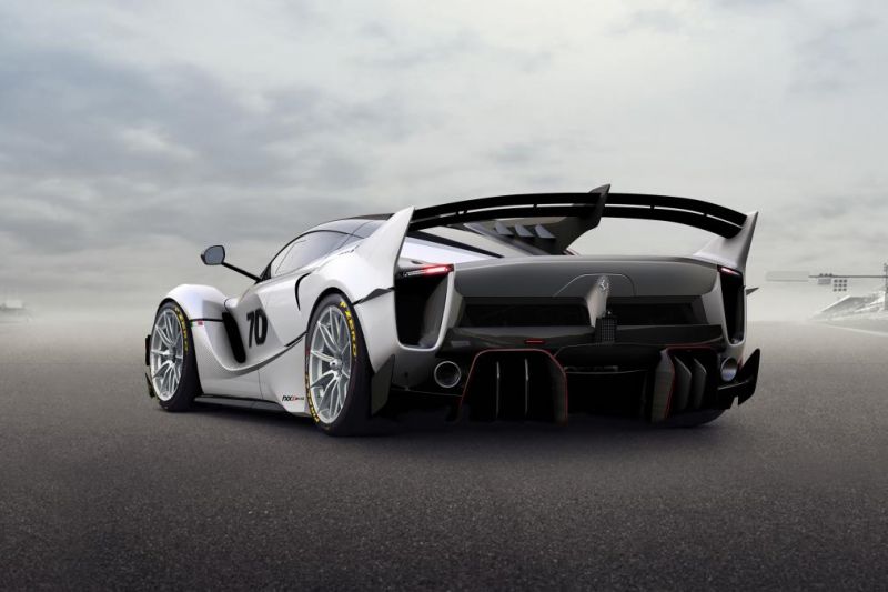 Még nagyobb leszorítóerővel jelent meg a 30%-kal nagyobb leszorítóerővel érkezett meg a Ferrari FXX-K Evo