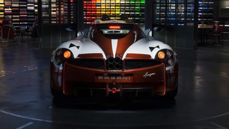 Pagani Huayra Lampo