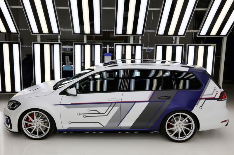 Két új hibrid Volkswagen Golf konceptautó